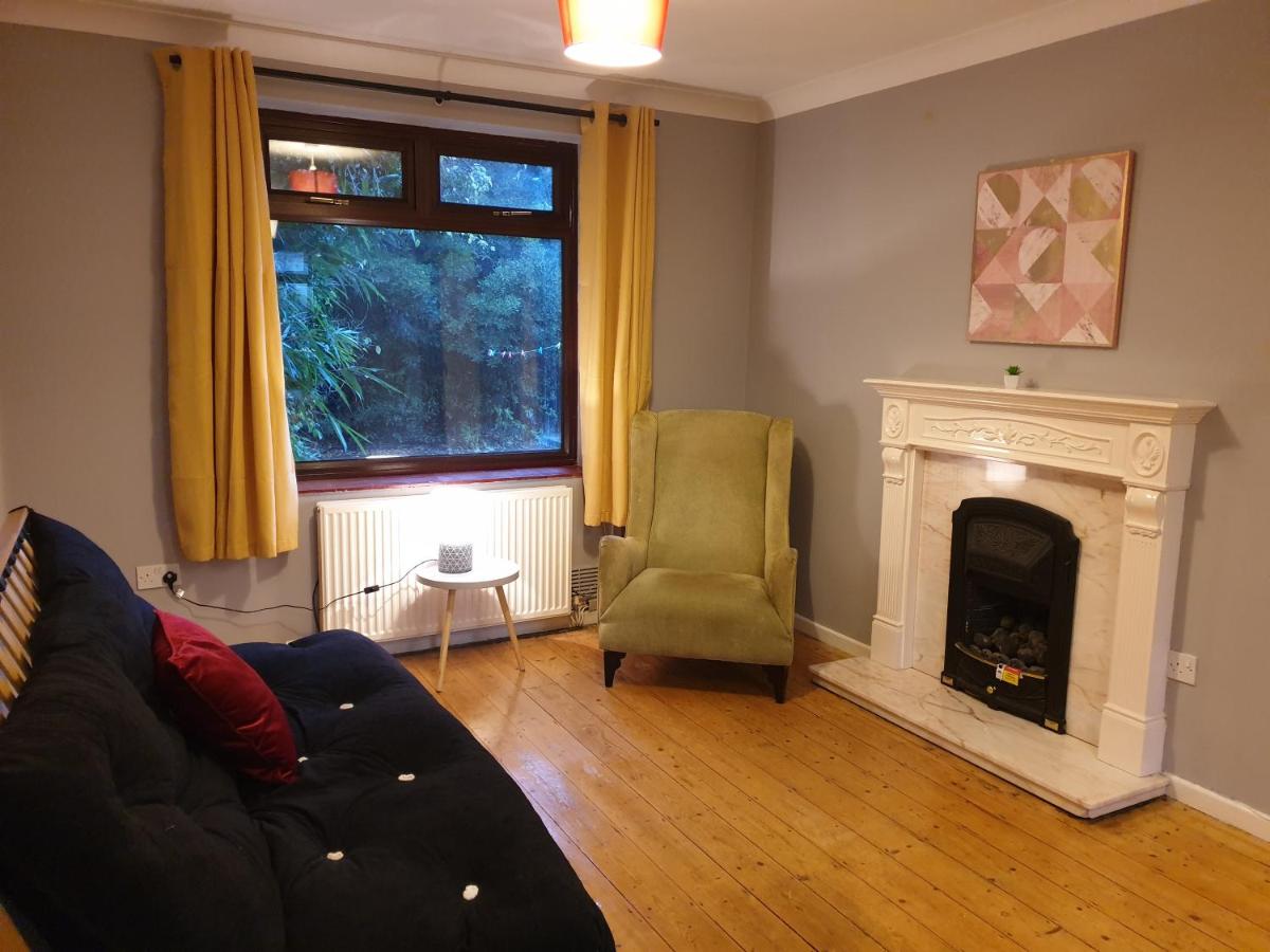 Self Contained 4 Bed House with Off Street Parking - Housity