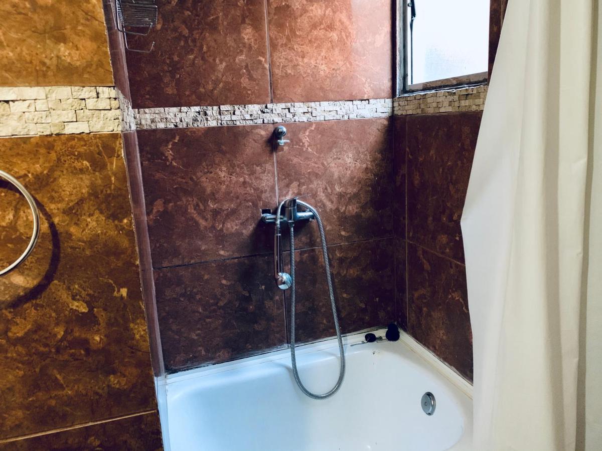 Los Lirios House - Housity