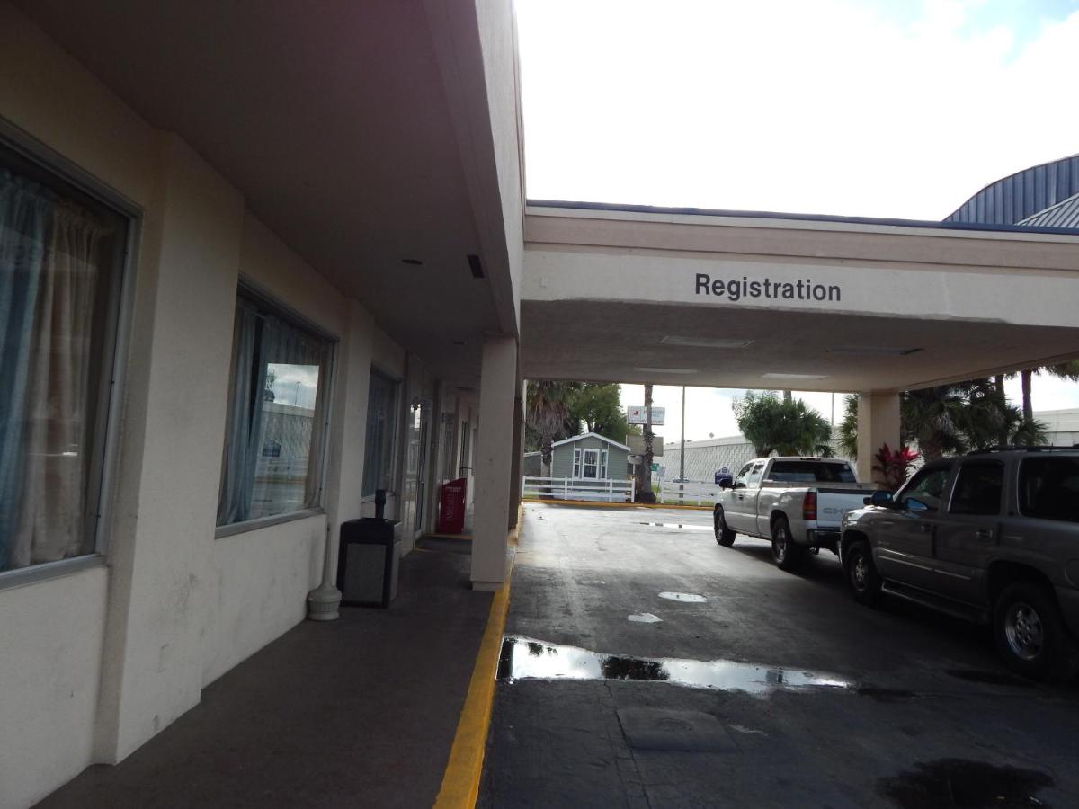 Knights Inn - Plant City - Housity