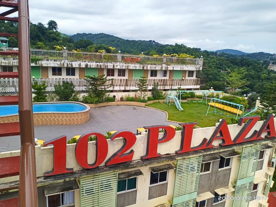 26 GARDEN Deck with a VIEW - Housity
