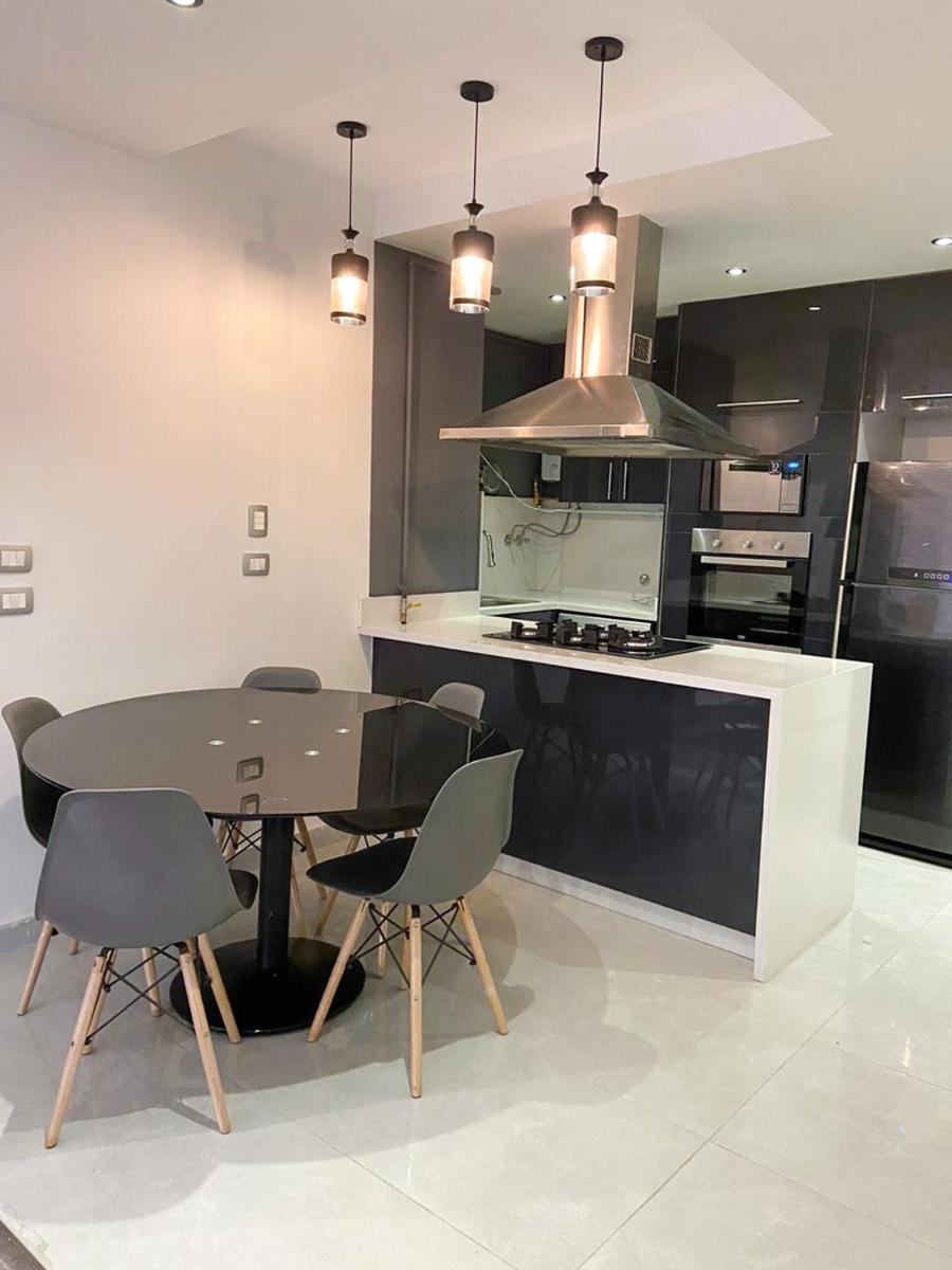 Luxury 3 bed apartment in Alexandria with side beach view - Housity