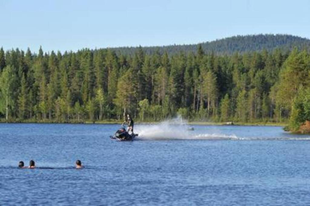 Suitetrails - Spacious house beside a lake in Swedish Lapland