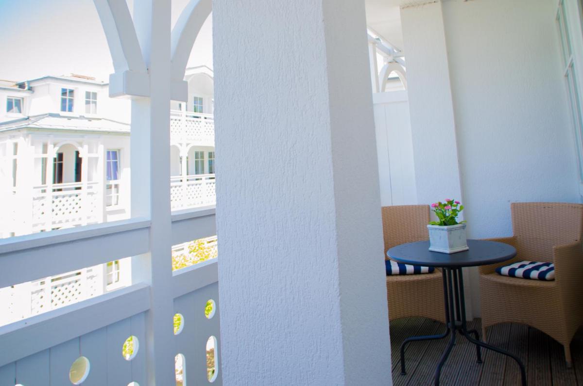 Ferienwohnung mit Balkon und Seeblick - Housity
