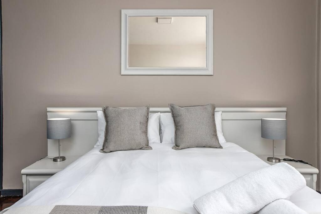 Majuba Place Sandton Executive 1 Bedroom - Housity
