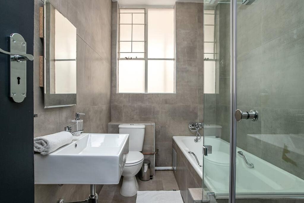 Majuba Place Sandton Executive 1 Bedroom - Housity