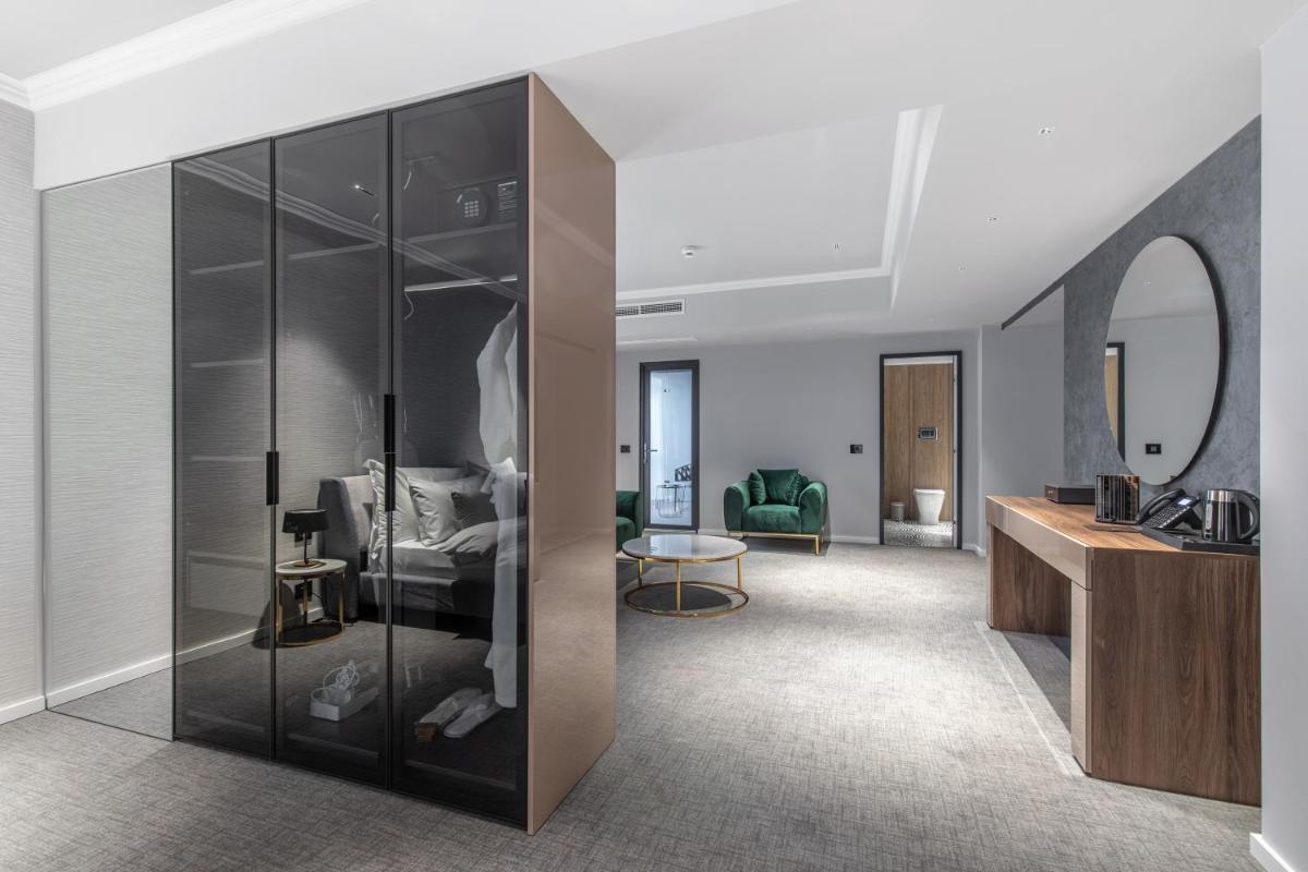 Hotel Kristal Focsani - Housity