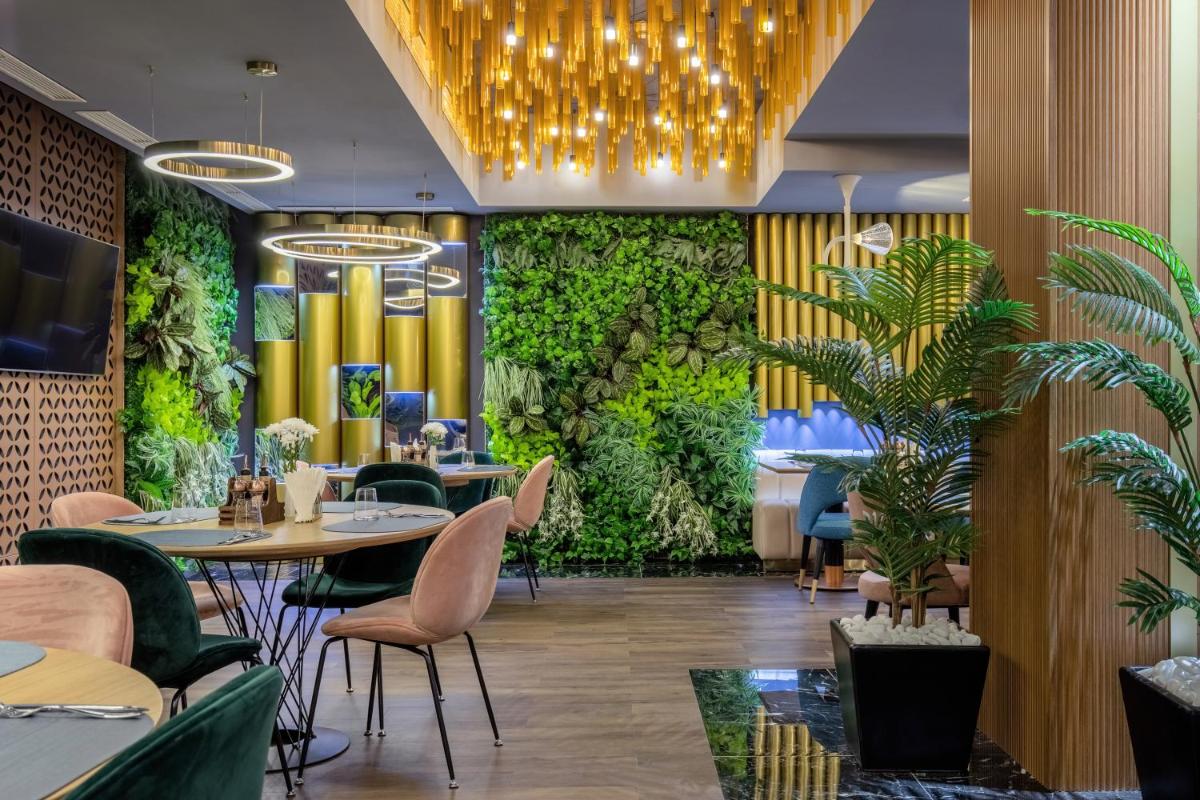 Hotel Kristal Focsani - Housity