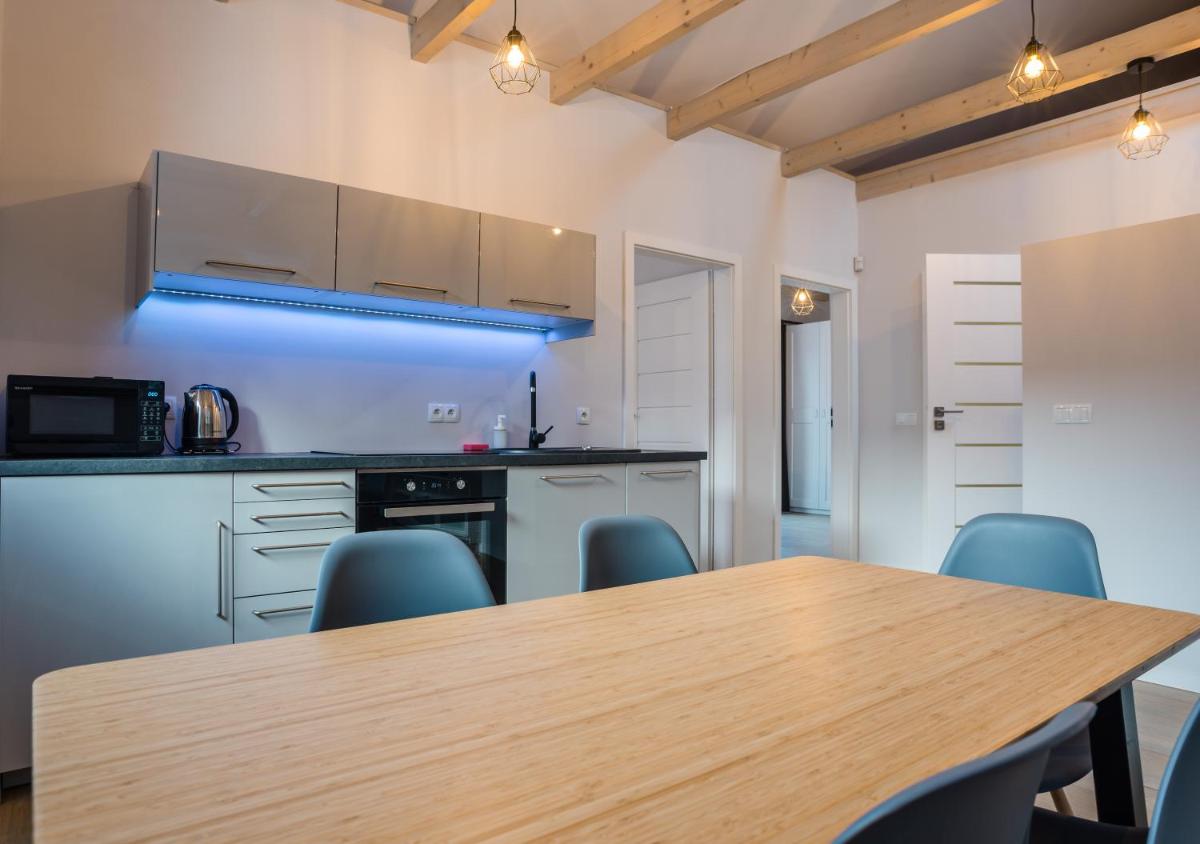 Aston -domek przy lesie, przestronny, apartamenty - Housity