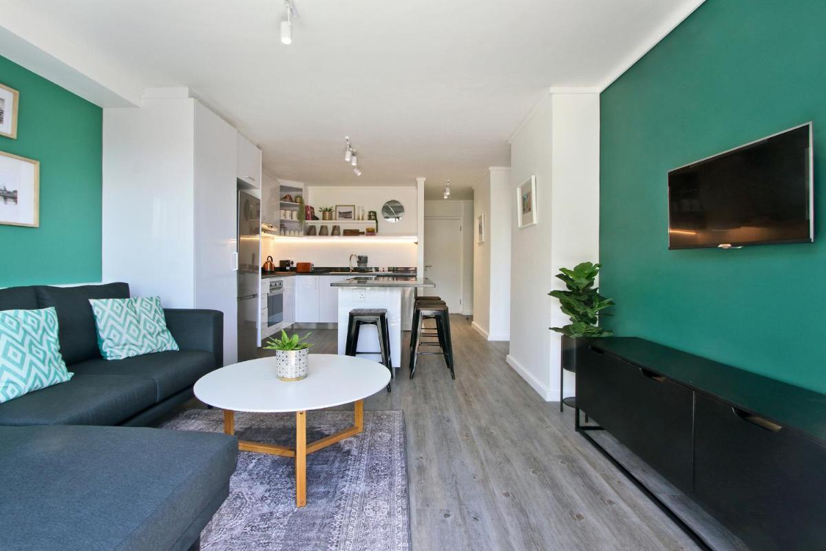 Luxury Family Apartment in Castle Rock with great views of Table Mountain - Housity