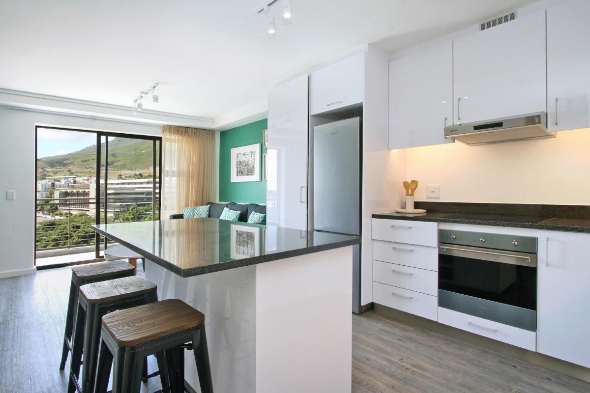 Luxury Family Apartment in Castle Rock with great views of Table Mountain - Housity