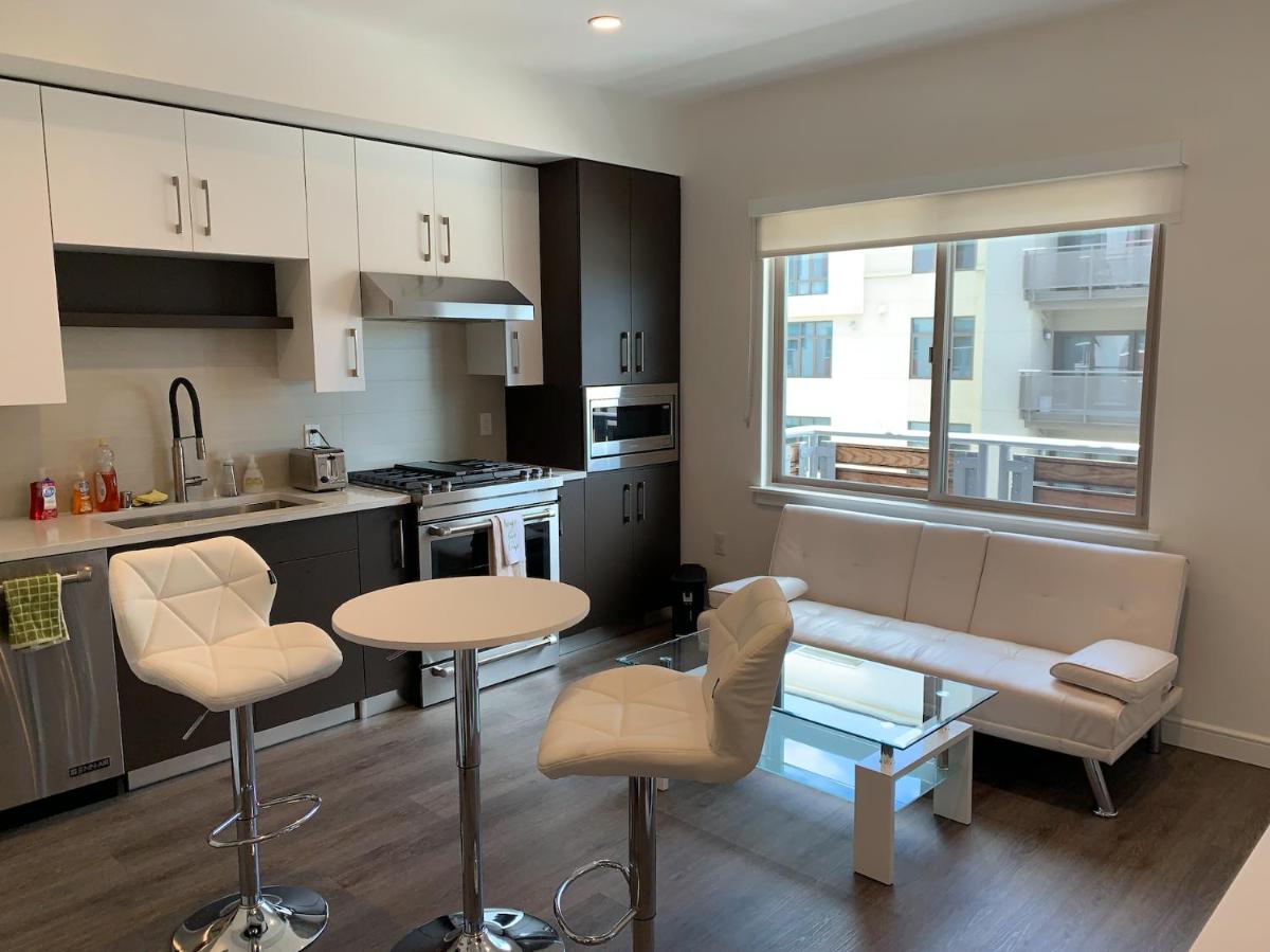 Luxury Cupertino Apartment - Cars Available - Housity