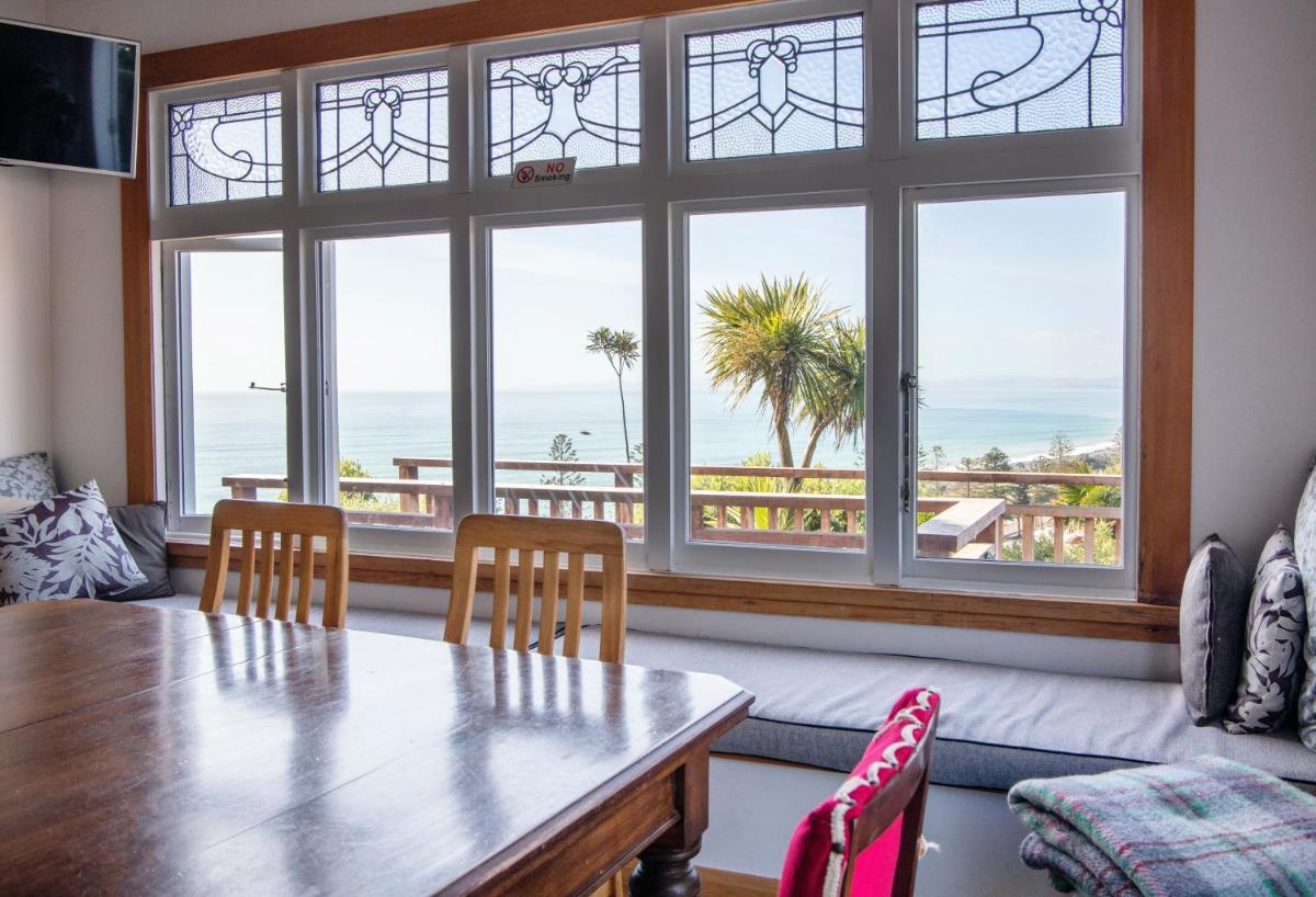 Clyde View - Napier Holiday Home - Housity