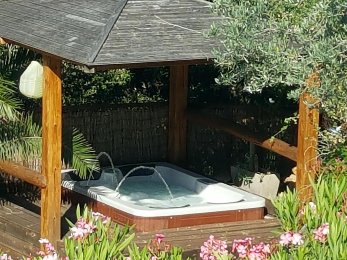 Domaine de la Borie YourHostHelper - Housity