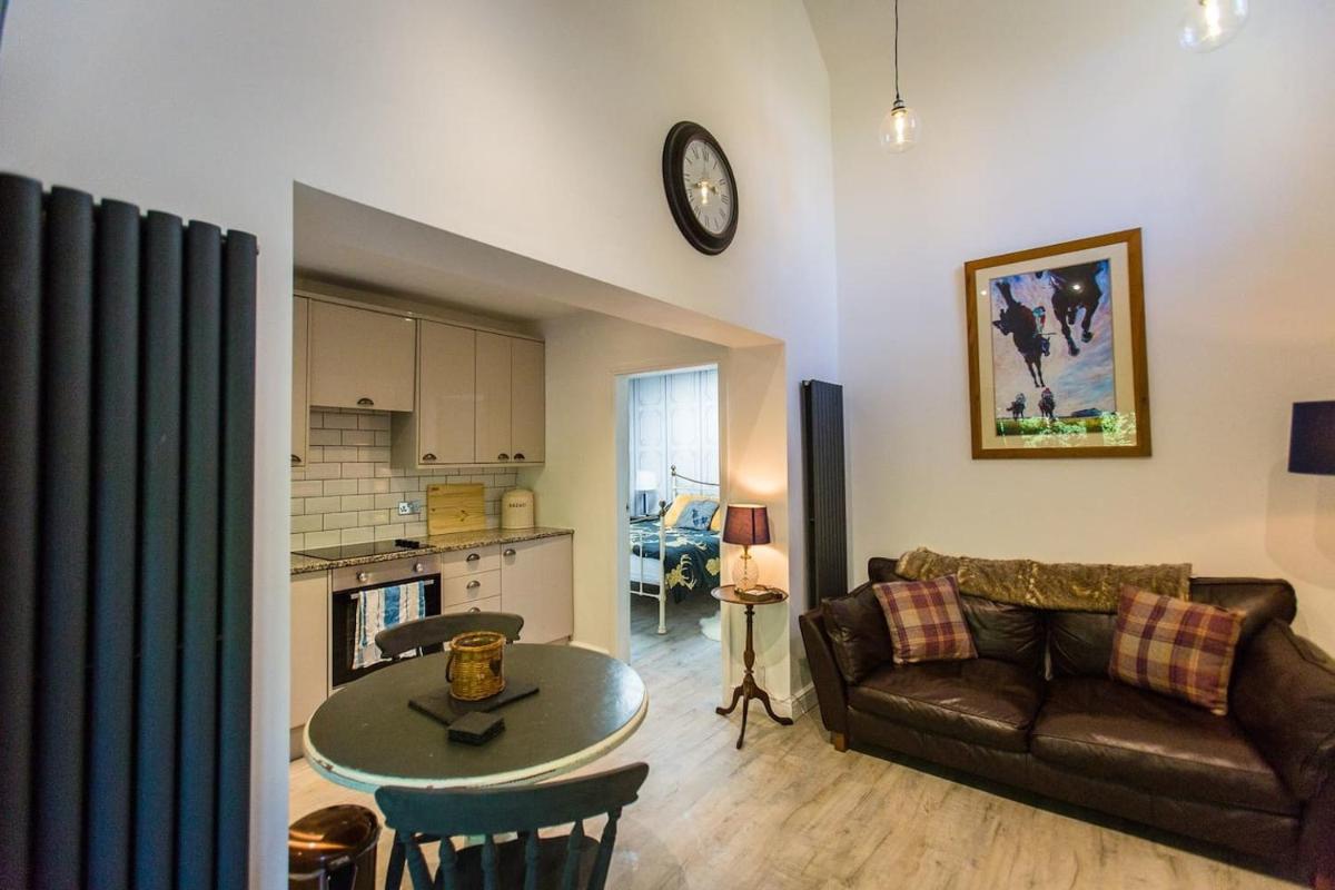 Oakley Retreat - Housity