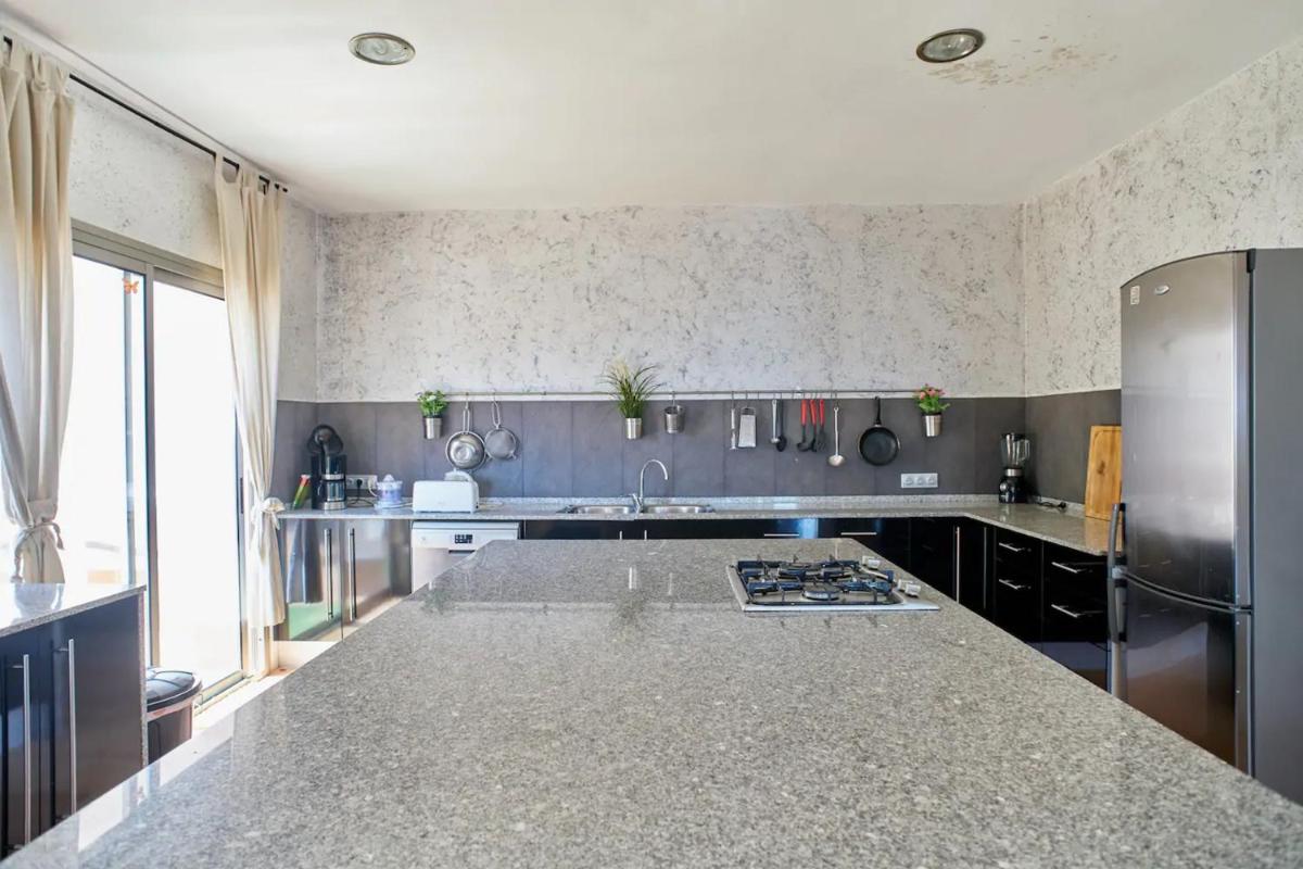 Spacious villa with sea view in Olivella + private pool - Housity