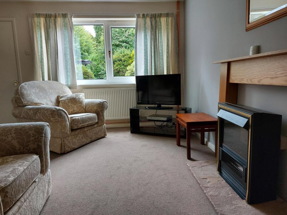 Tranquil Northampton Retreat - Housity