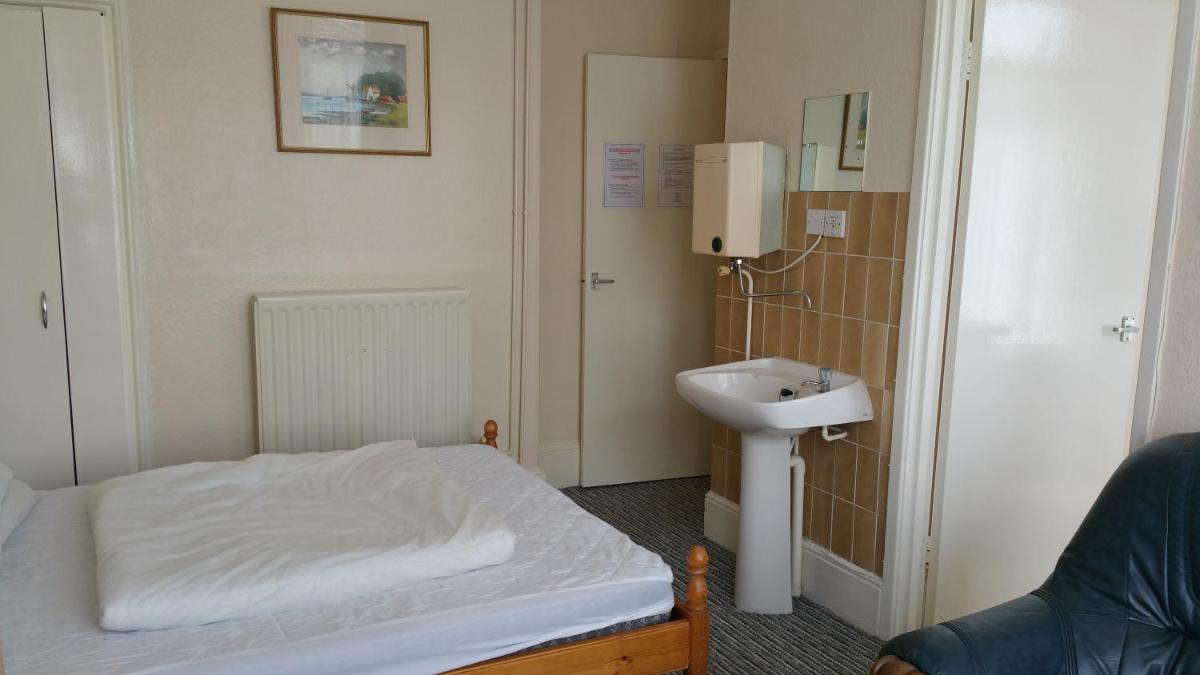 2 berth first floor flat Glen Villa 4 - Housity