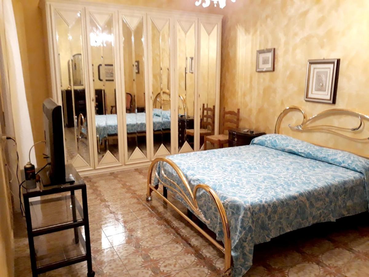 Suitetrails - 3 bedrooms apartement with jacuzzi and furnished terrace at Floridia