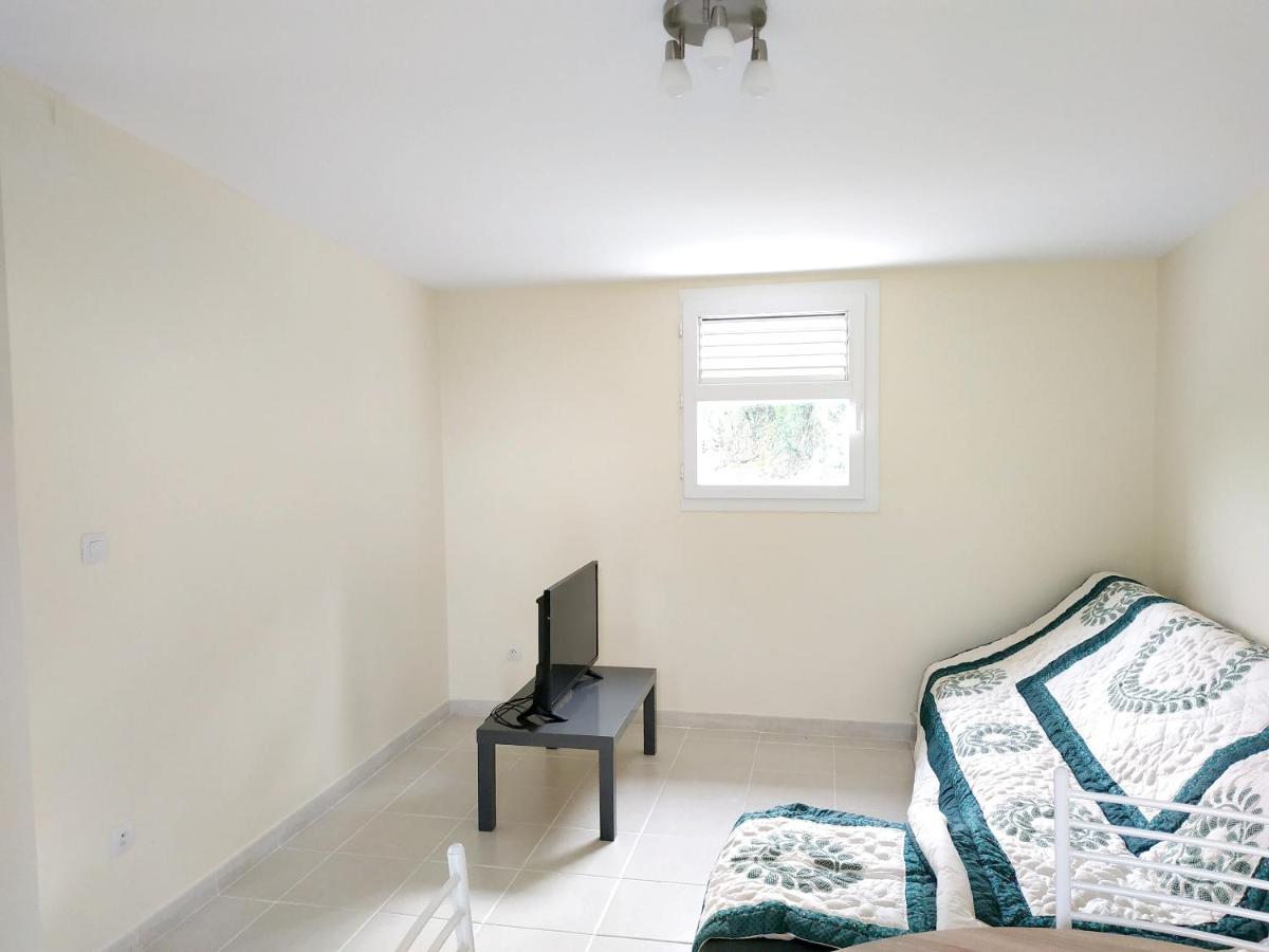Studio coconique au cœur du Lamentin avec jardin, 32 m² - Housity