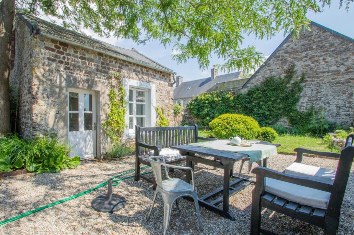 Maison charmante a Regneville sur Mer avec jardin et vue mer - Housity
