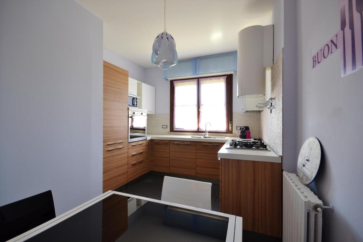 Suitetrails - One bedroom appartement with furnished balcony and wifi at Vercelli