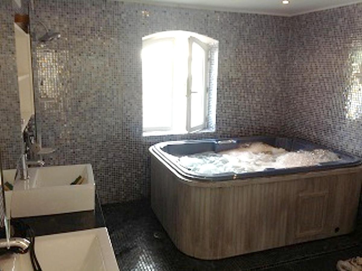 Villa de 4 chambres avec piscine privee jacuzzi et jardin clos a Saint Privat des Vieux - Housity