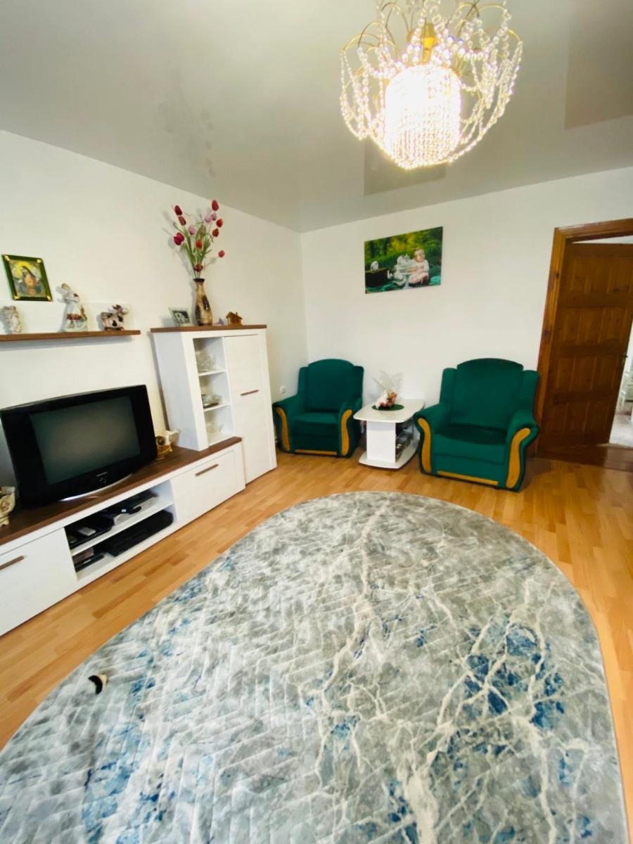 Karpats kii budinochok skole - Housity