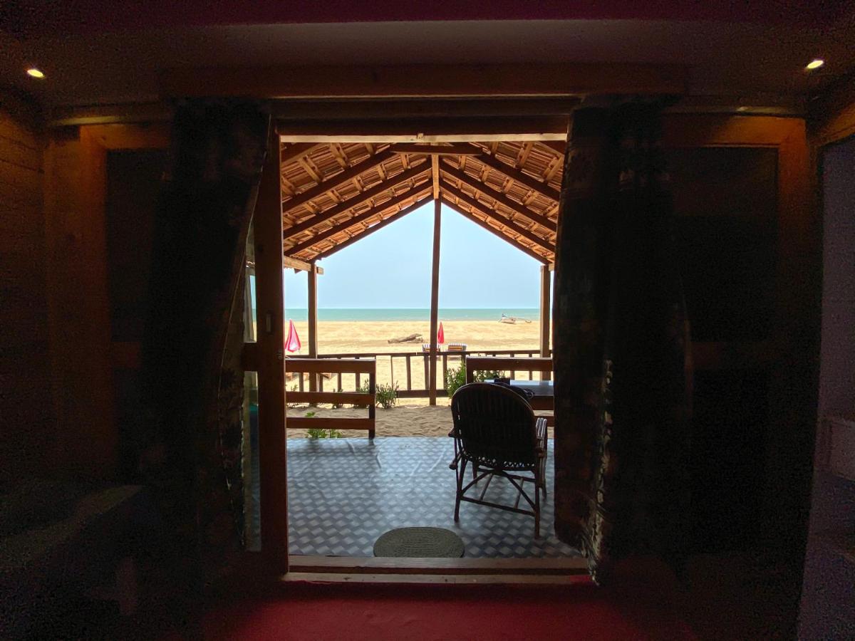 Om Sai Beach Huts - Housity