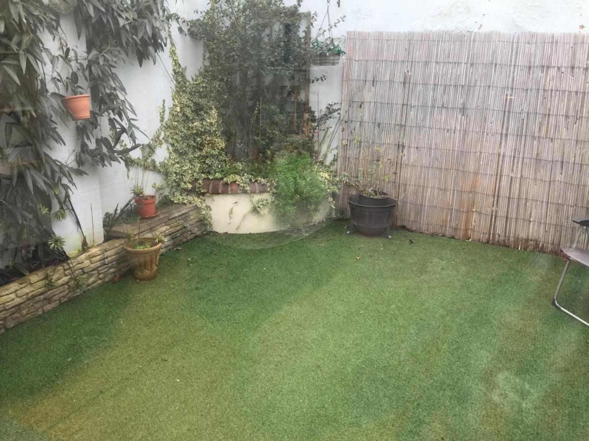 Large 2-Bed House Derbyshire off Chatsworth rd - Housity
