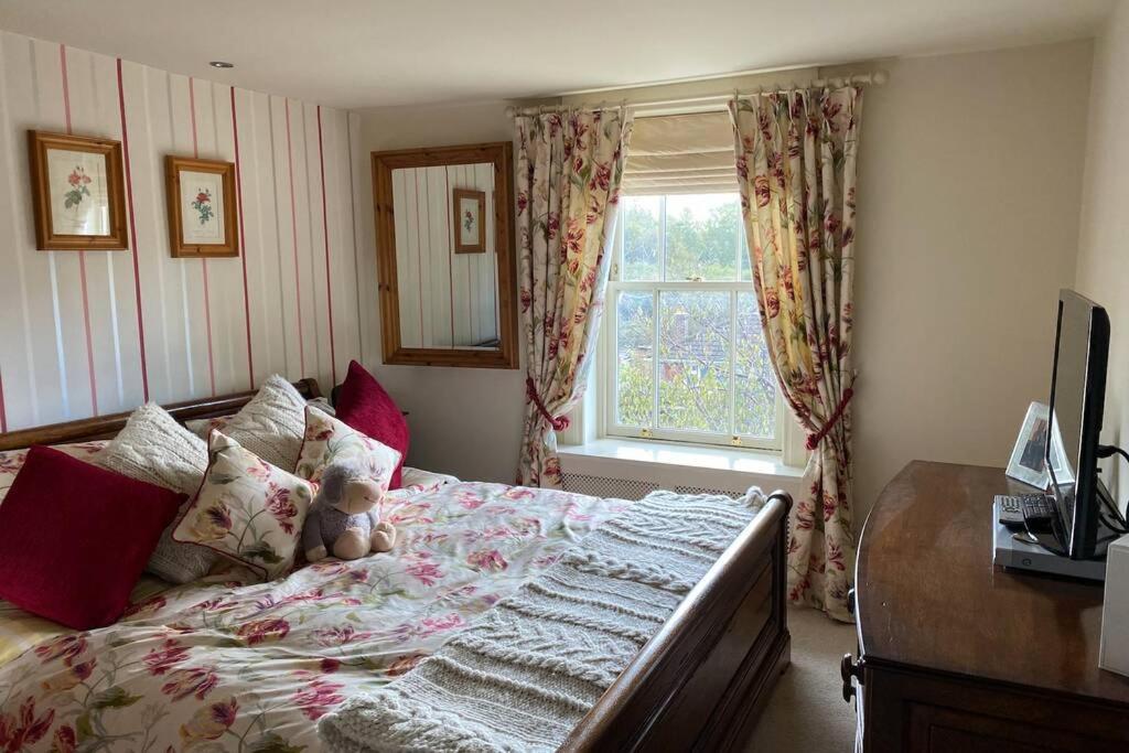 Luxury Country Cottage - Housity