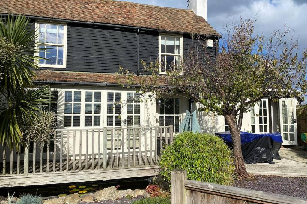 Luxury Country Cottage - Housity
