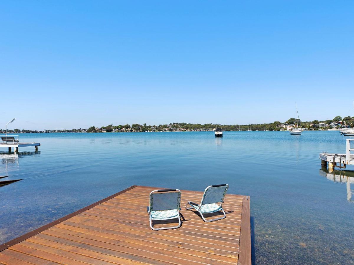 Waterfront Relaxation - Housity