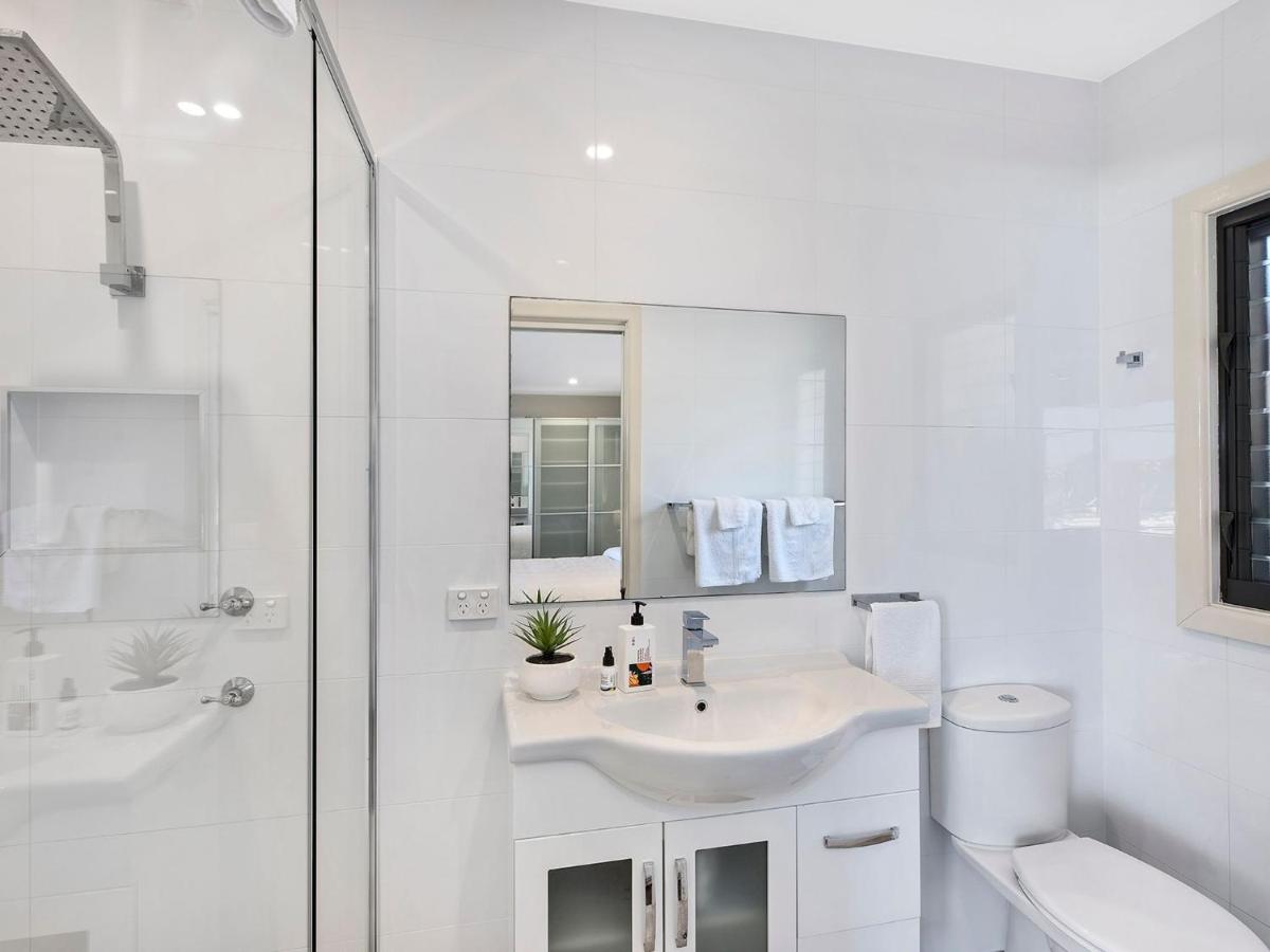 Waterfront Relaxation - Housity