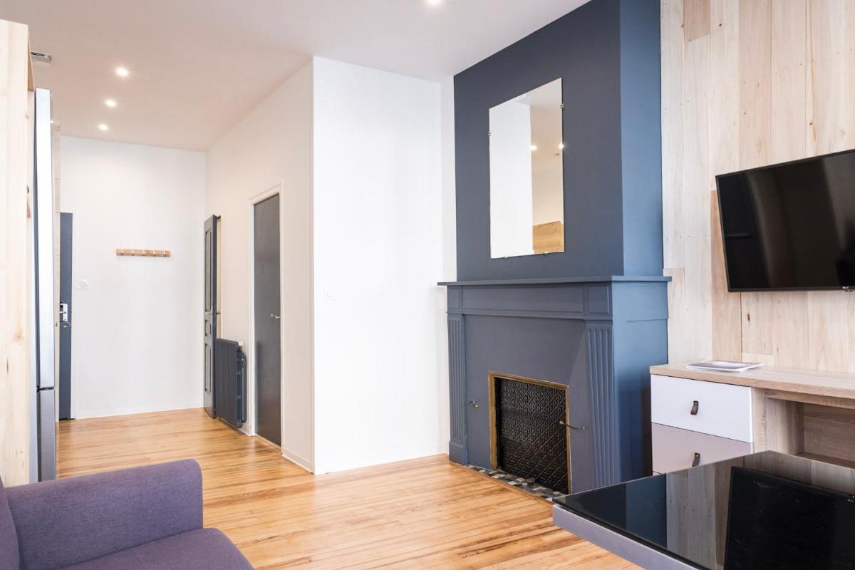 Studio NEUF, charme de l'ancien, avec balcon - 3 étoiles, 4 diamants - Housity