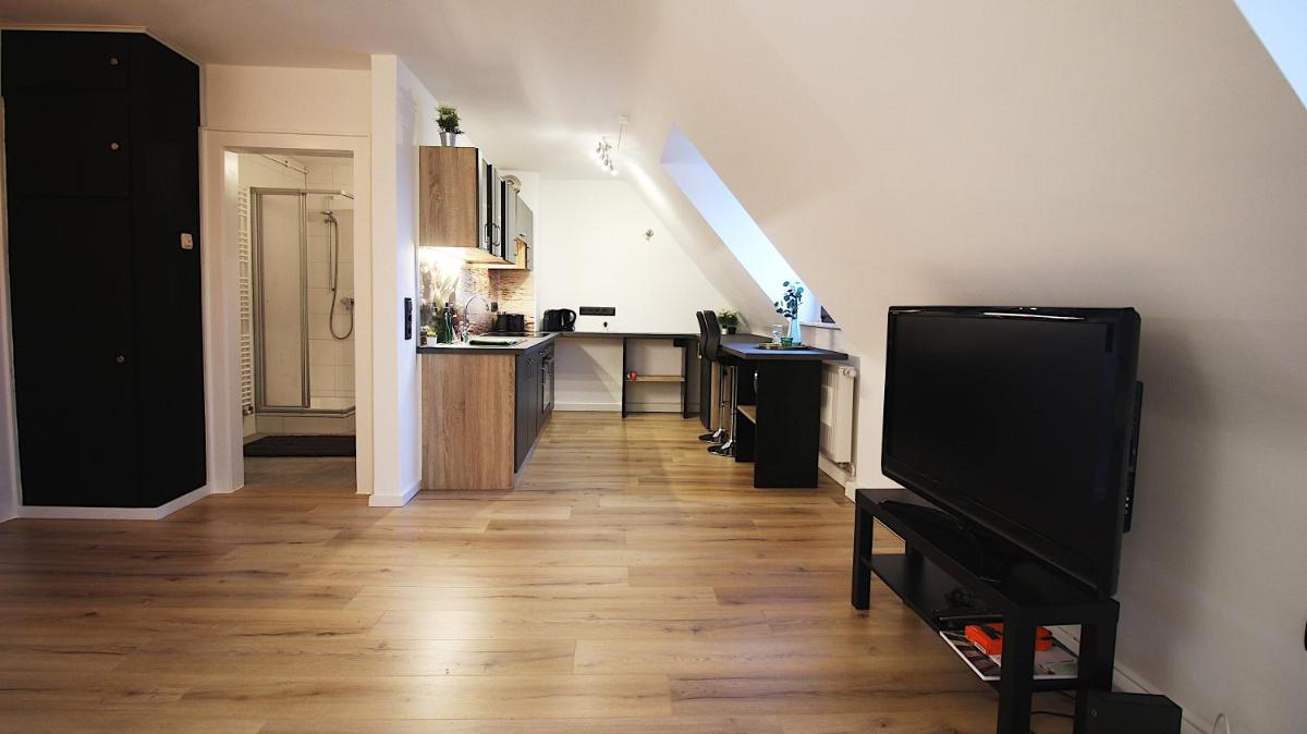 Central city apartment - direct view of Main and fortress - Housity