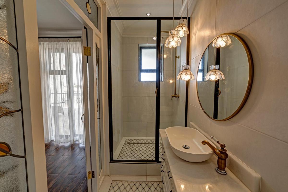 Lagoon Suites Guesthouse CC - Housity