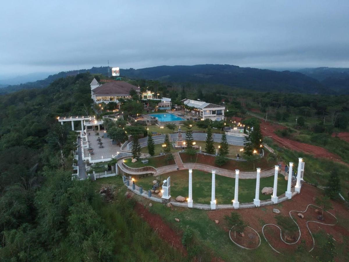 Hidden Valley Hills - Housity