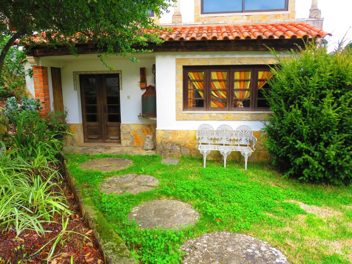 Charming House in Porto de Mos with Shared Pool - Housity