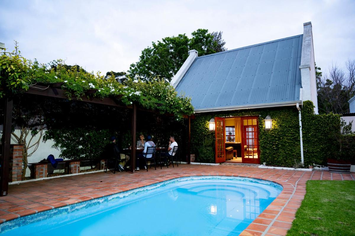 Noordhoek Village Hotel - Housity