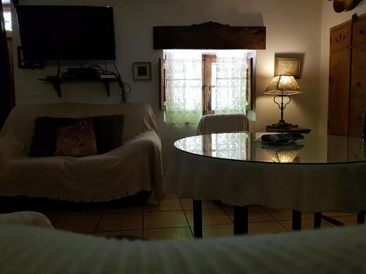 5 bedrooms villa with private pool enclosed garden and wifi at Sorihuela del Guadalimar - Housity