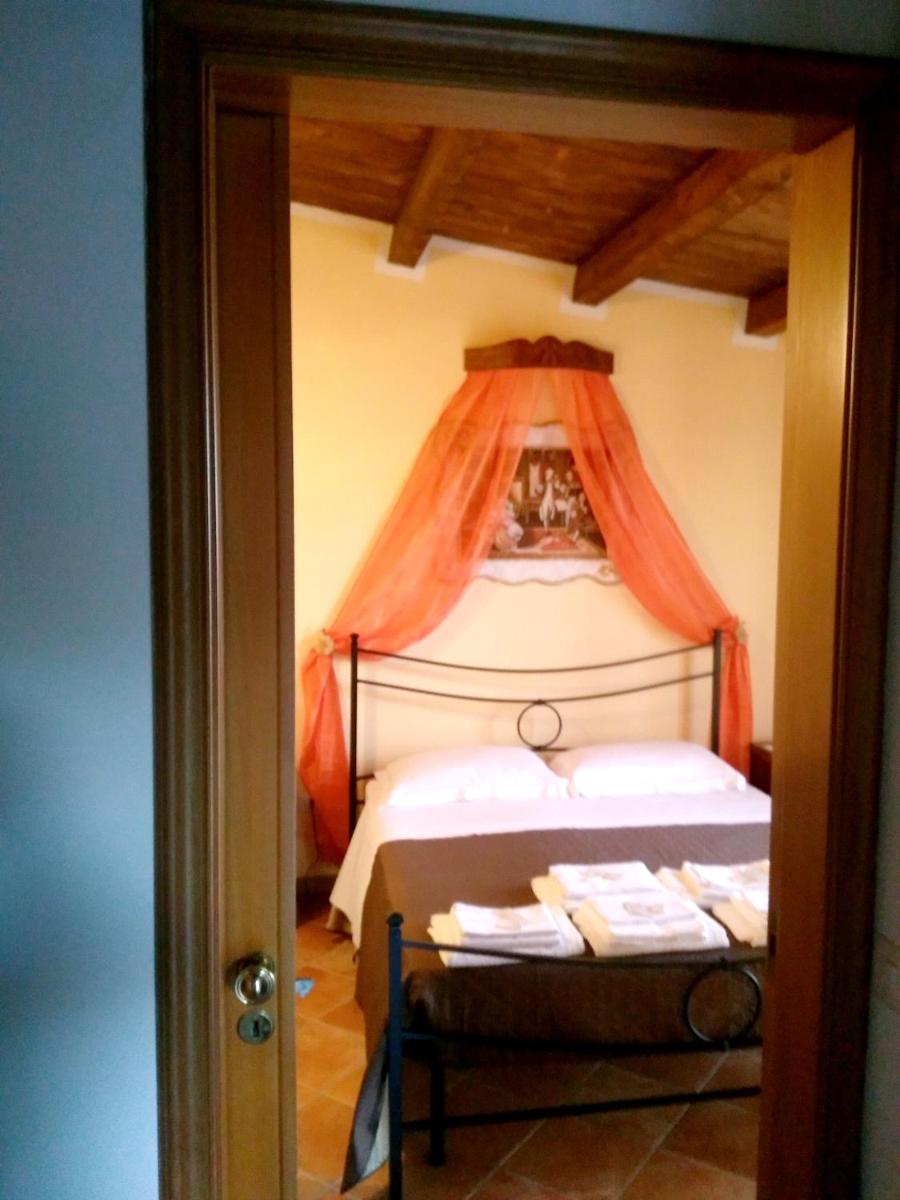 One bedroom appartement with sea view shared pool and furnished terrace at Reitano 5 km away from the beach - Housity