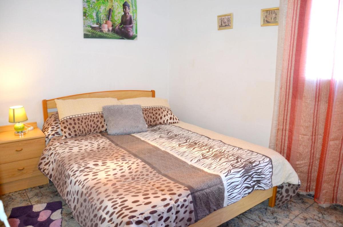 Spacious House in Deltebre with Terrace - Housity