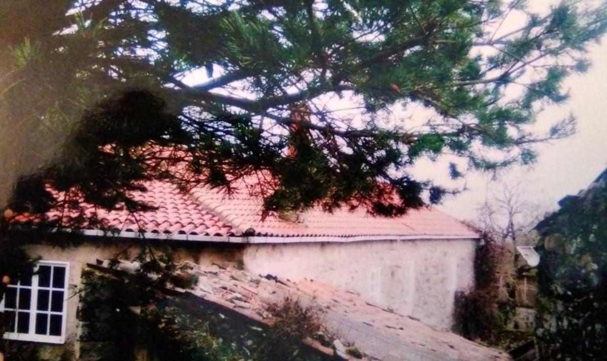 Large Family House with Garden and Mountain View Lugo - Housity