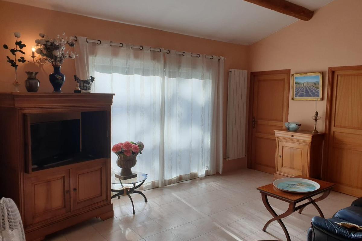Charming House Near Avignon - Housity
