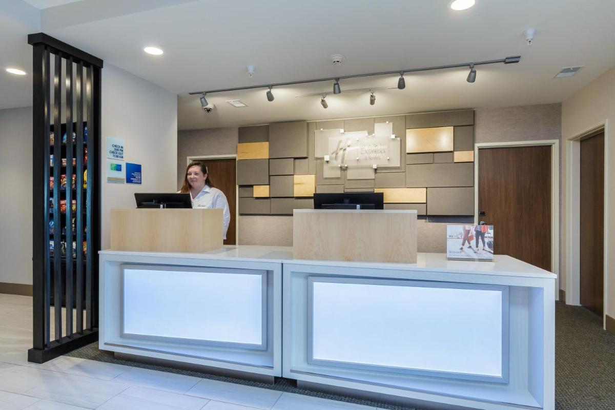 Holiday Inn Express & Suites- South Bend Casino by IHG - Housity