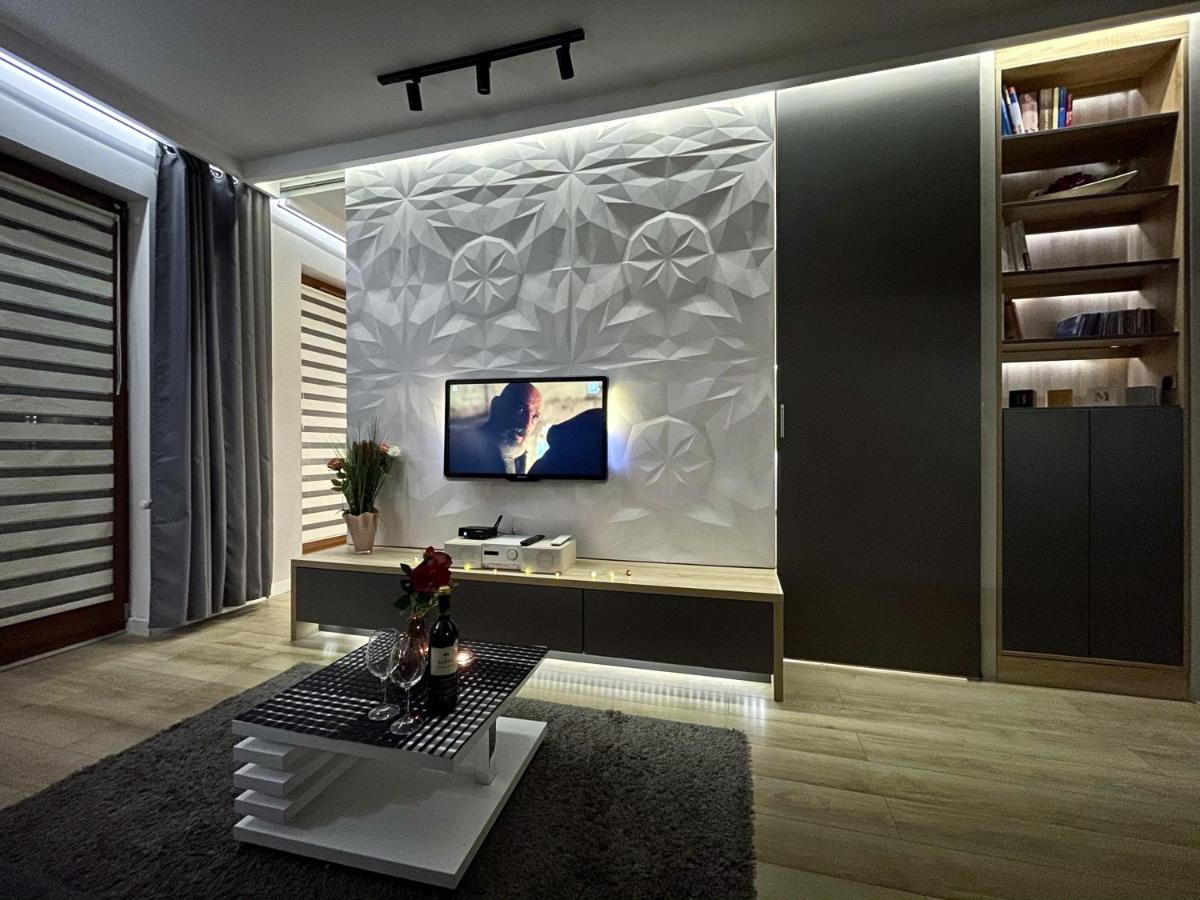 4UApart-Apartment suite Platan Grey - Housity