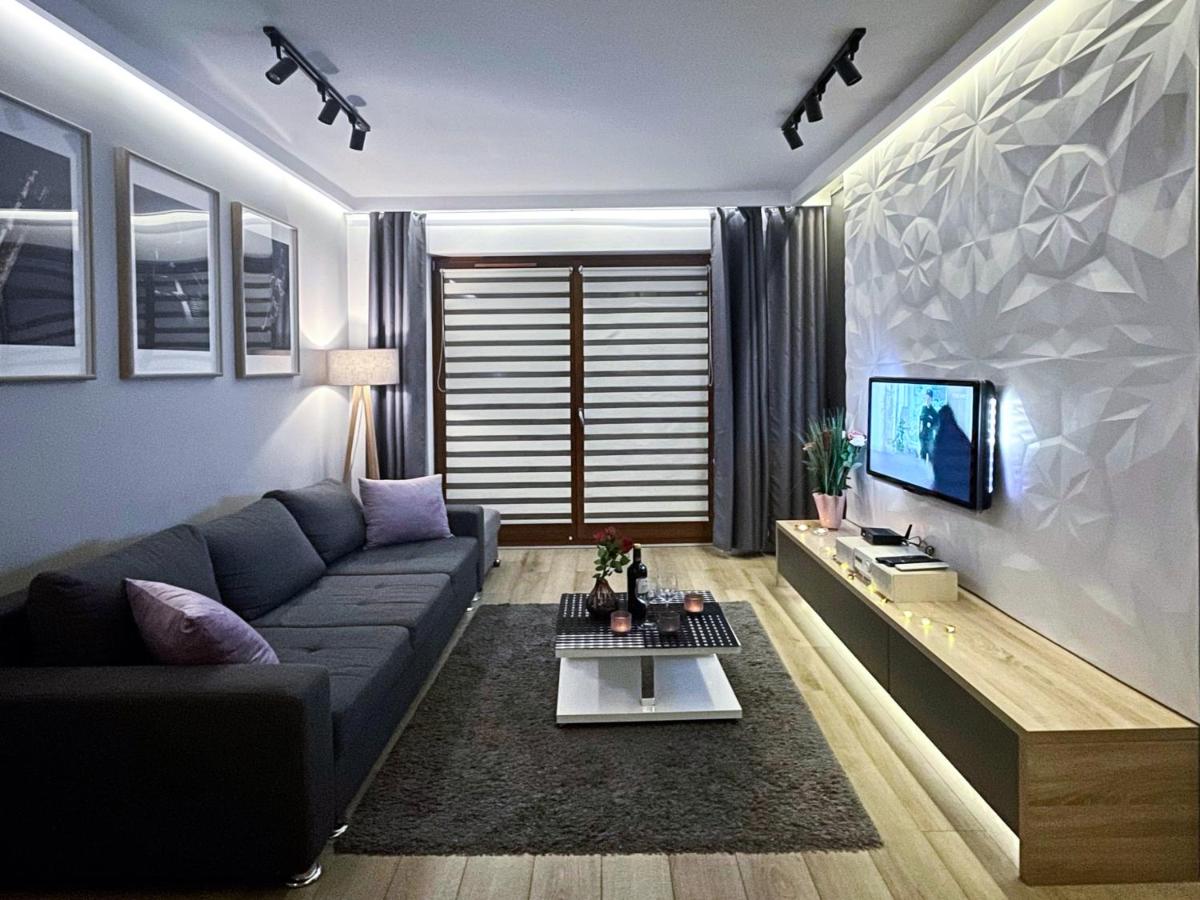 4UApart-Apartment suite Platan Grey - Housity