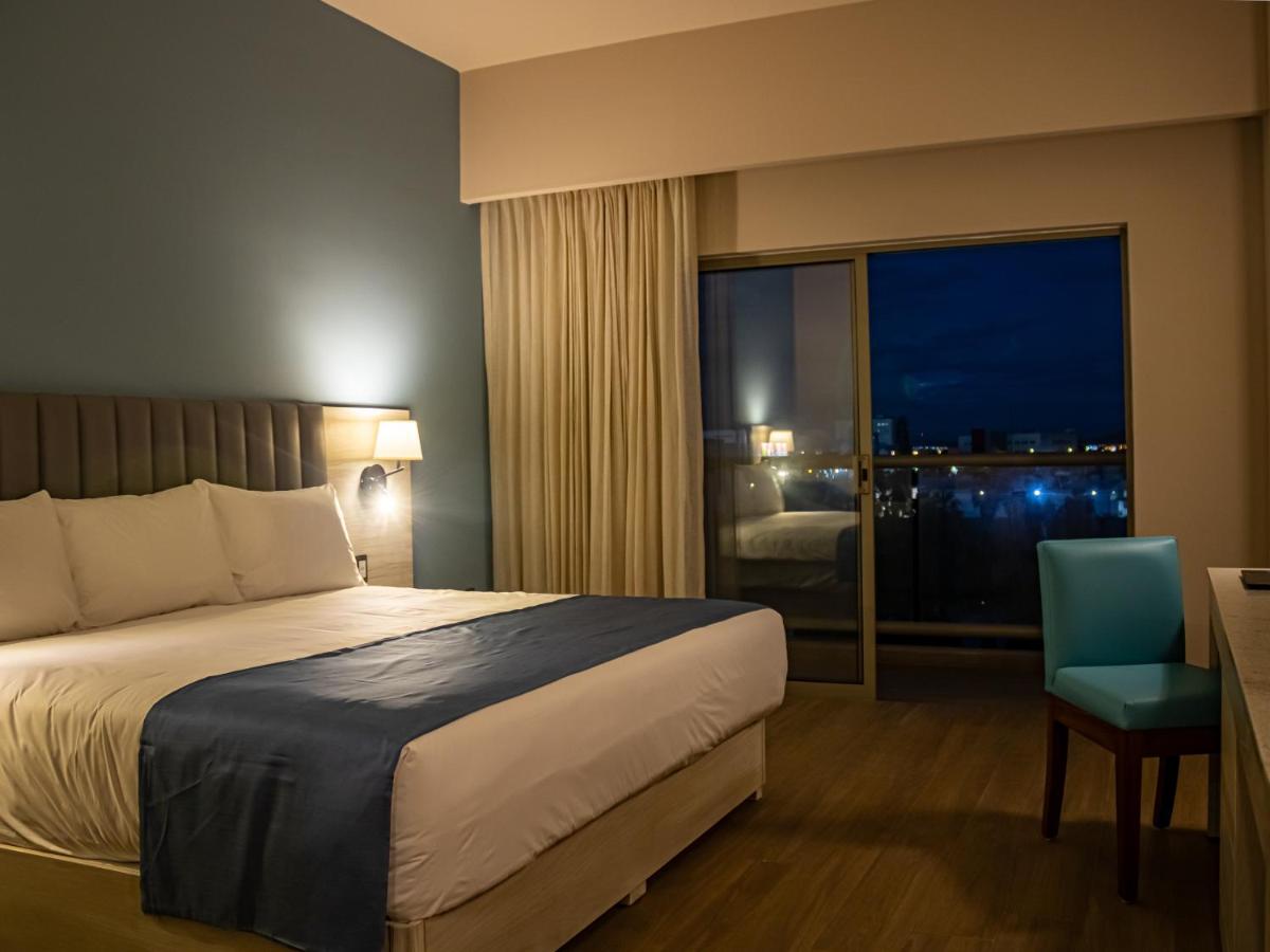 Suitetrails - Varali Grand Hotel