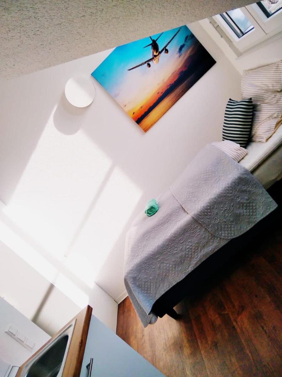 Sroom Stuttgart Flughafen Messe - Housity