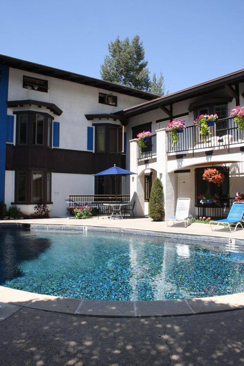 St Moritz Lodge and Condominiums - Housity